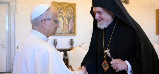 Папата ја потврди својата посветеност за целосно заедништво со Православната Црква