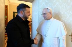 Папата се сретна со украинскиот претседател Зеленски