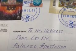 Папата Лав секојдневно добива 100 килограми пошта