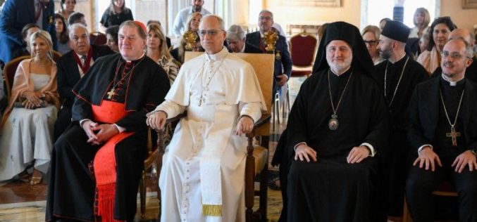 Папата: Ниеден крик на невини жртви од насилство нема да остане нечуен