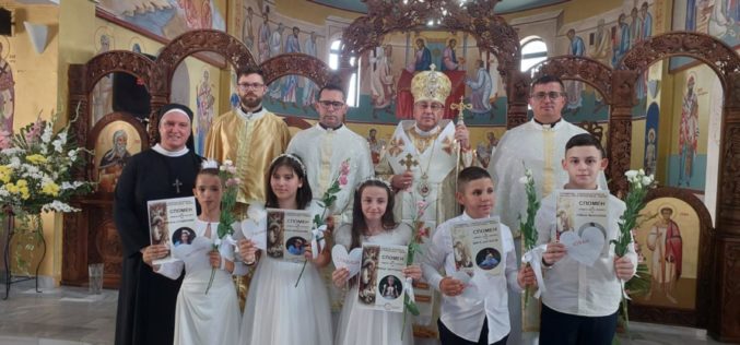 Во Радово пет деца примија Прва света Причест