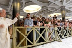 Папата на аудиенција: Дури и во најтемниот момент, секогаш е можно да се љуби и да се простува