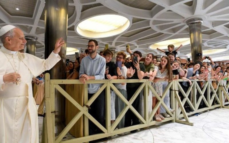 Папата на аудиенција: Дури и во најтемниот момент, секогаш е можно да се љуби и да се простува