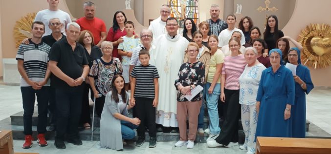 Ходочесници од Битола и Прилеп ја посетија катедралата „Пресвето Срце Исусово“ во Скопје