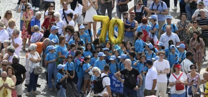 70. роденден на Папата: „Му благодарам на Бог за моите родители и за сите кои ме спомнуваат во молитвите“
