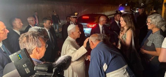 Папата Лав XIV: Мора да се најде друго решение за Газа