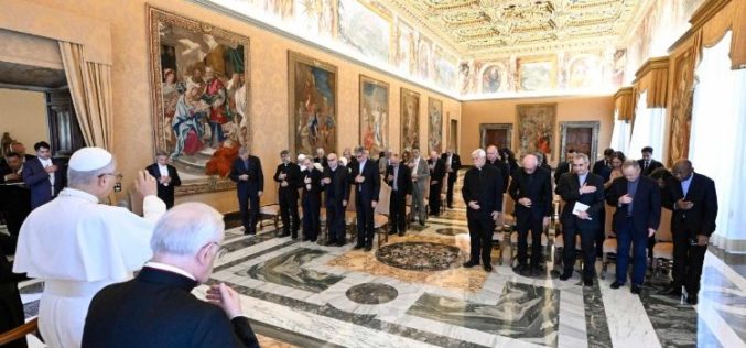Папата Лав до La Civiltà Cattolica: Пренесете дека Бог е нашата надеж