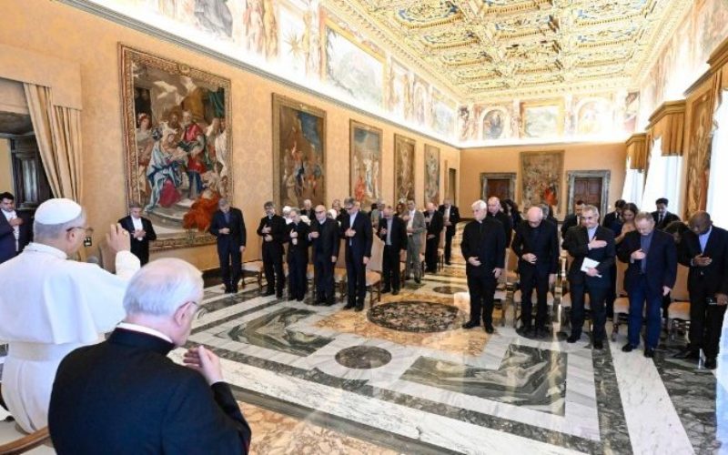 Папата Лав до La Civiltà Cattolica: Пренесете дека Бог е нашата надеж