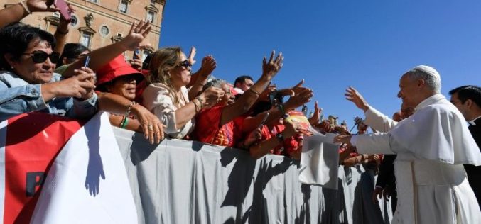Папа: Верското чувтсво на Божјиот народ ја води Црквата
