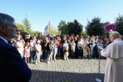 Папата до комуникаторите во Ватикан: „Нашата молитва прави разлика“