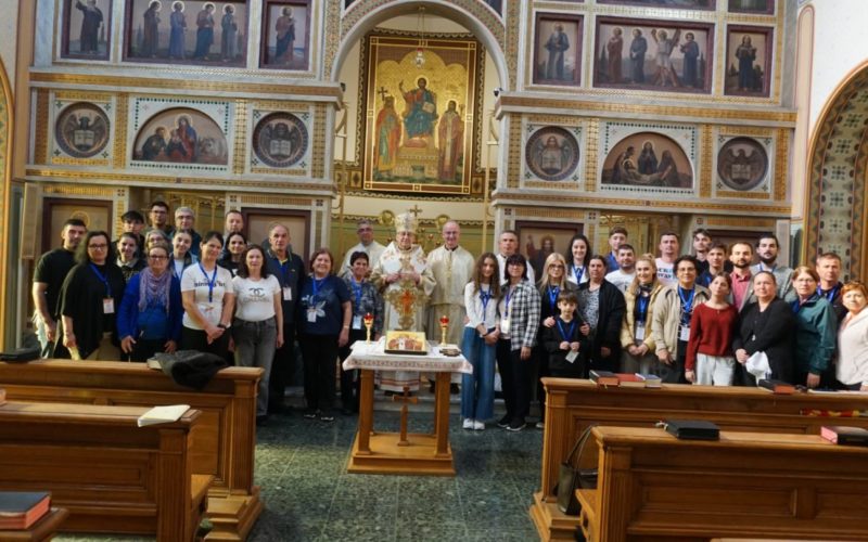 Епископот Стојанов служеше света Литургија за македонските ходочесници во Рим