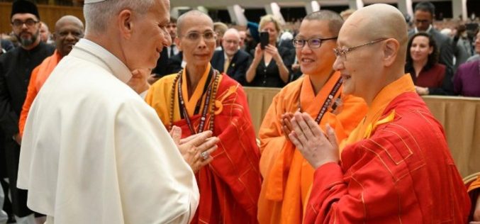 Папата: Да се ослободиме од омразата и предрасудите, и да дозволиме религиите да го разбудат чувството за човечност