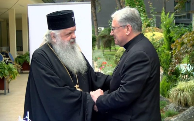 Епископот Стојанов присуствуваше на средбата „Едно поинакво кафе“