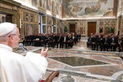 Папата до католичките универзитети: Образувајте граѓани кои се залагаат за општото добро