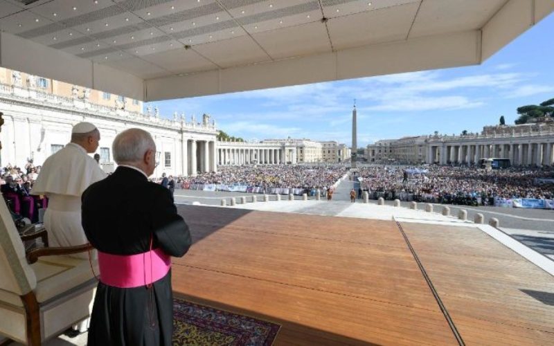 Папата предупреди на „неприфатливото страдање“ во Судан, повика на мир и отворање хуманитарни коридори