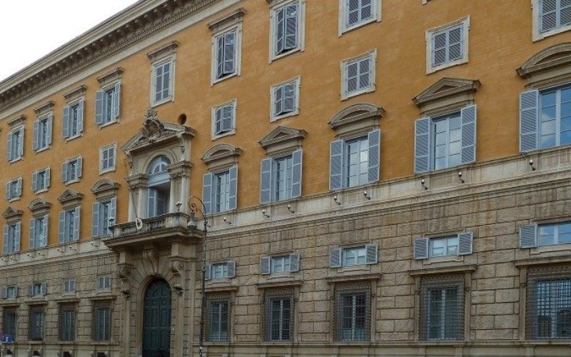 Ватикан објави доктринарна белешка за маријанските титули: Пресвета Дева Марија е Мајка на верните, а не Сооткупителка