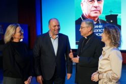 Во Куманово промовирана монографијата „25 години епископство на монсињор Киро Стојанов“