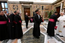 Папата до персоналот на нунцијатурите: Носете надеж таму каде што недостасува мир