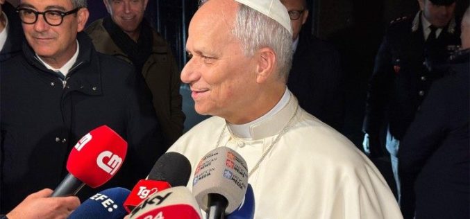 Папа Лав XIV: Луѓето во Украина и понатаму умираат: Мора да се прекине огнот и да се започне дијалог