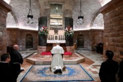 Папата Лав го посети гробот на Свети Фрањо во Асизи