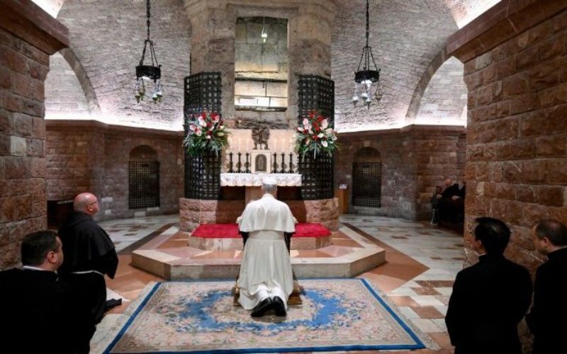 Папата Лав го посети гробот на Свети Фрањо во Асизи