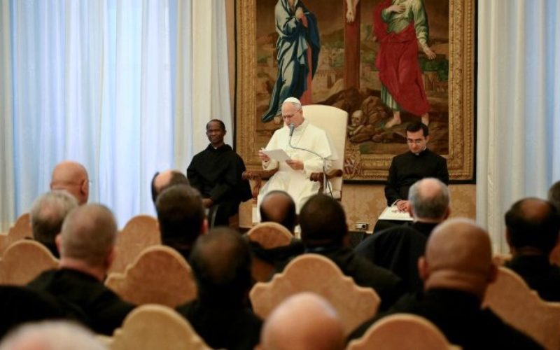 Папата до членовите на Редот на слуги на Пресвета Богородица: Бидете знак на мир и братство во свет поделен од војни