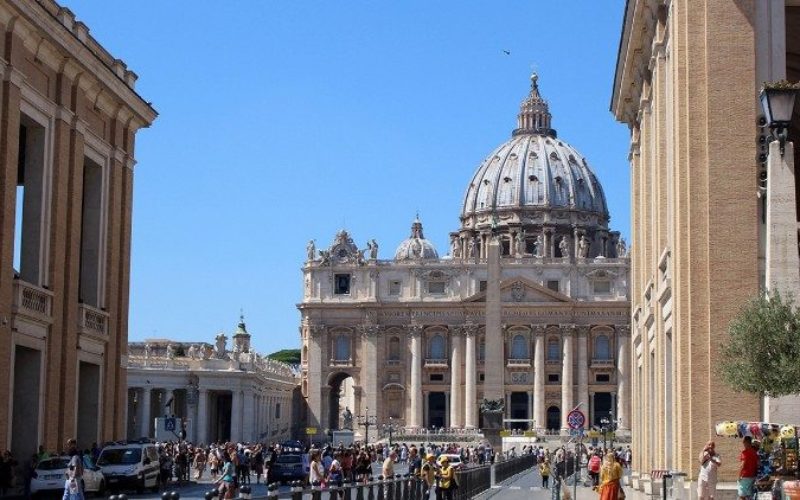 Ватикан ги објави новите правилници на Римската курија