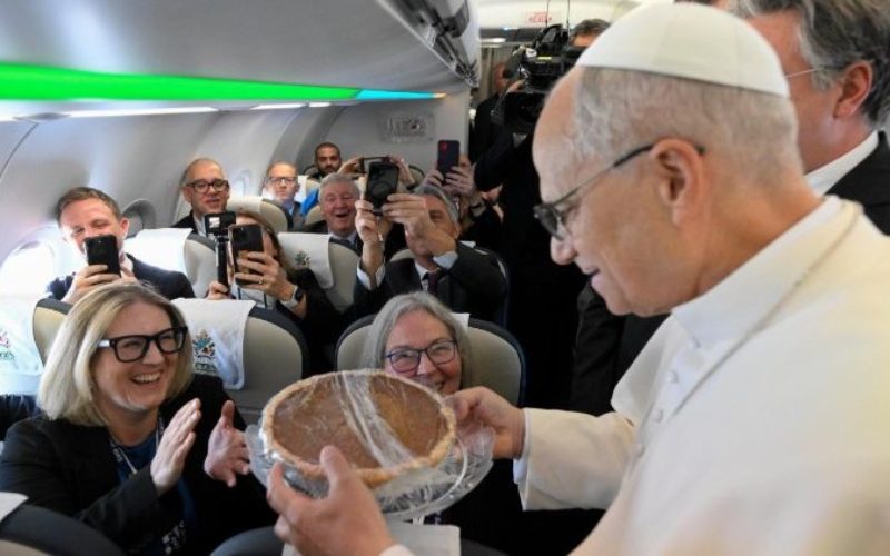 Лав XIV до новинарите: „Порака за единство и мир“ на пат кон Турција и Либан