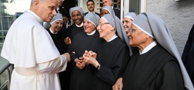 Папата им порача на постарите жители на Истанбул дека тие се „мудроста на еден народ“