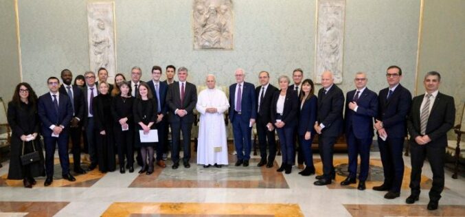 Папата до кардиолозите: „Секое чукање на срцето е дар што мора да се заштити“