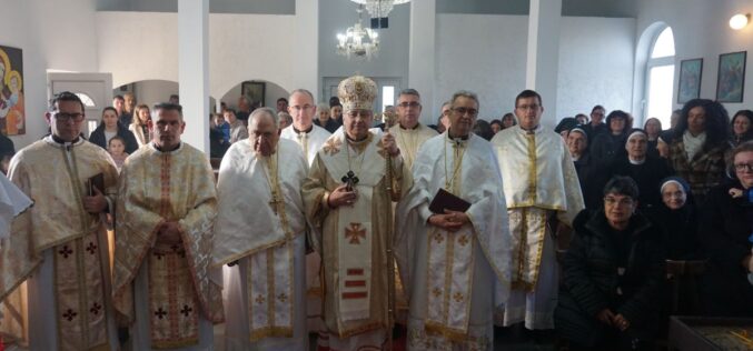 Во Стојаково епископот Стојанов ги изложи моштите на свети Климент за чествување