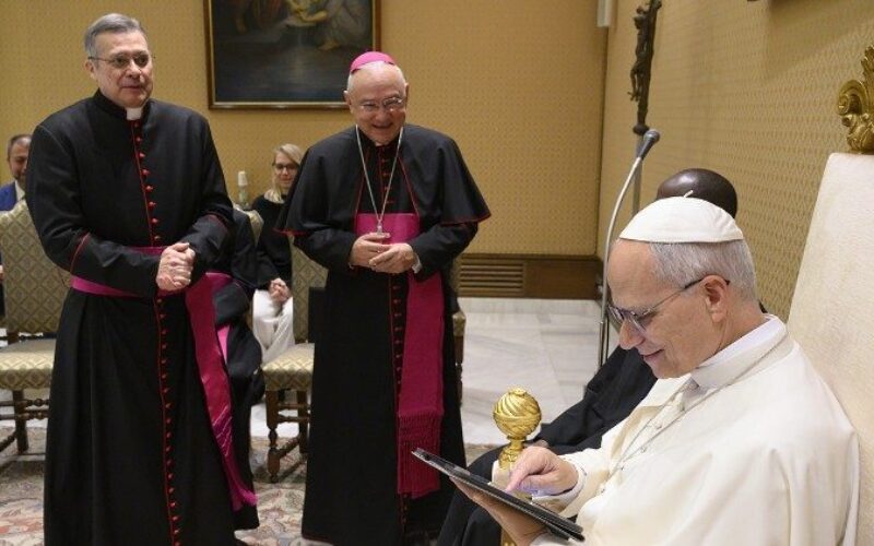 Именикот „Annuario Pontificio“ сега и во дигитален формат