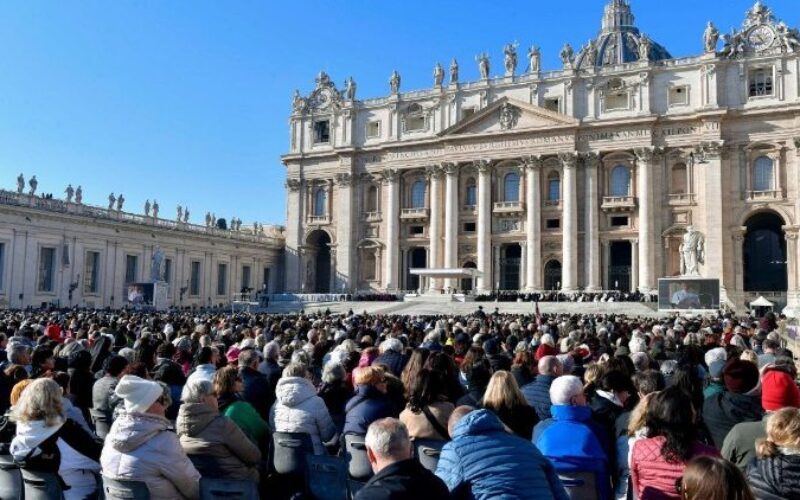 Папата Лав XIV ги охрабрува Тајланд и Камбоџа да започнат дијалог