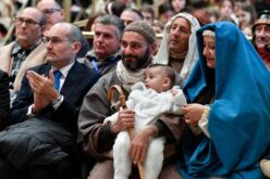 Папата: Витлеемските пештери се дар на светлина и надеж за нашиот свет