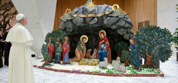 Папата се моли за жртвите од масакрот во Сиднеј: „Доста е антисемитското насилство“