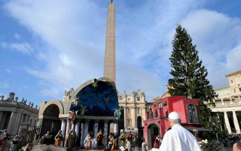 Папата за Адвентот: Подгответе се за Христовото доаѓање, не губете се во френетична активност