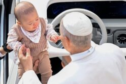 Генерална аудиенција: Неправедните инвестиции доаѓаат со „крвава цена од милиони човечки животи“