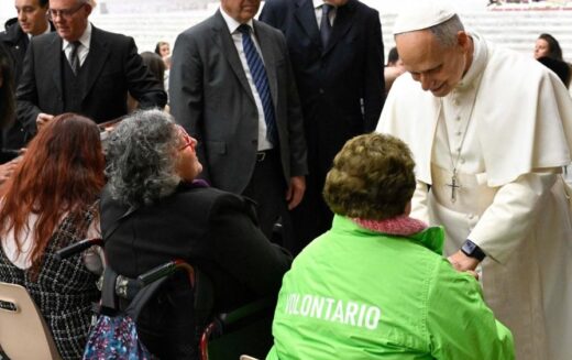 Папата Лав до болните: Сите нека ве придружува Божиќната радост