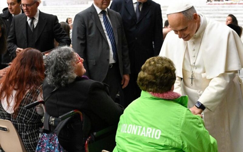 Папата Лав до болните: Сите нека ве придружува Божиќната радост