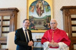 Папата во разговор со претседателот Херцог повторно ги осуди сите форми на антисемитизам