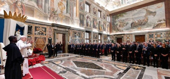 Папа Лав XIV: Работата мора да го стави човекот, а не профитот, во центарот на вниманието