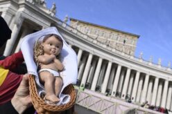 Папата: Да молиме сите деца во светот да можат да живеат во мир