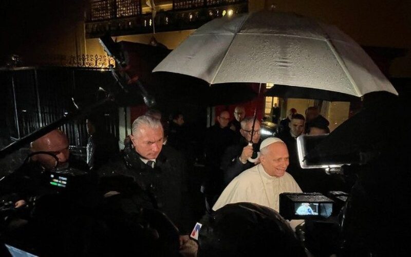 Лав XIV повика на 24-часовно примирје во целиот свет на Божиќ