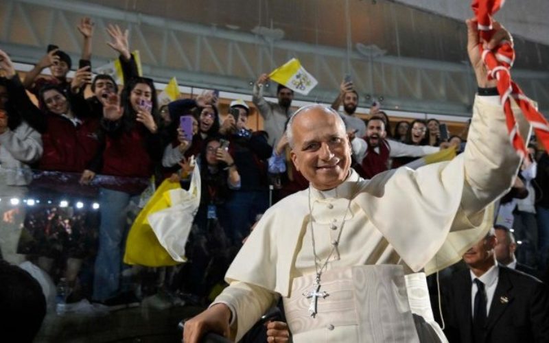 Папата до младите: Сè уште има време за сонување, планирање и правење добро