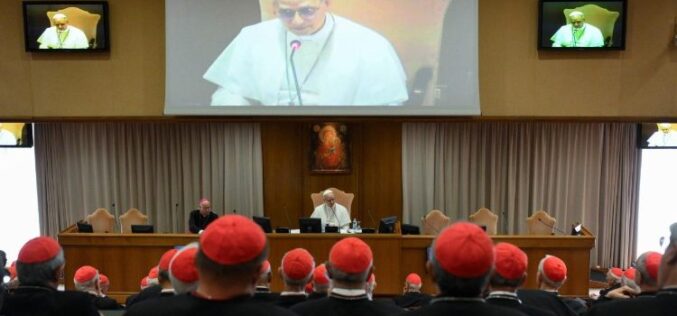 Папата ќе го одржи првиот конзисториум во неговиот понтификат