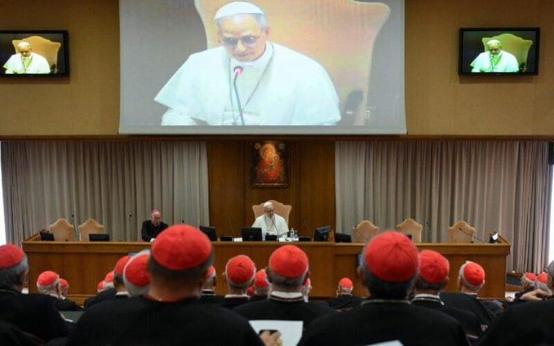 Папата ќе го одржи првиот конзисториум во неговиот понтификат