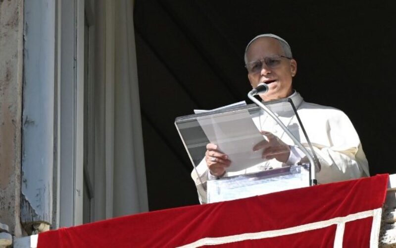 Папата: Дијалогот и мирот трпеливо нека се негува во Иран и Сирија