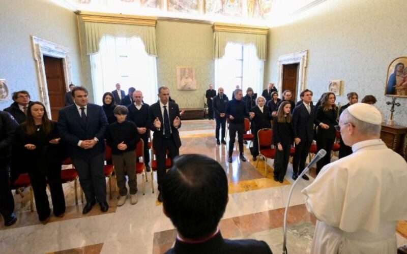 Папата до семејствата на жртвите од пожарот во Кран-Монтана: Вашата надеж не е залудна