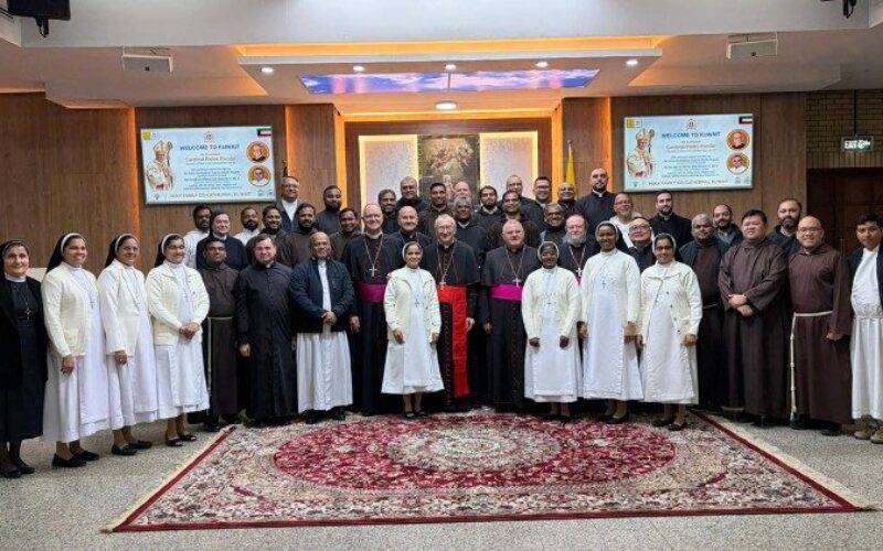 Кардинал Паролин во посета на Кувајт