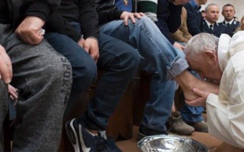 Литургијата Господова вечера со обредот миење нозе папата Лав ќе ја служи во базиликата Свети Иван Латерански